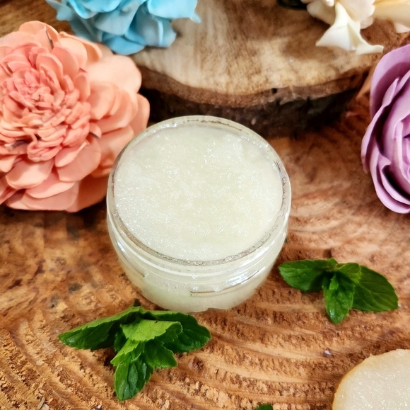 Handmade mint lip scrub 1 oz. - Picture 3 of 4